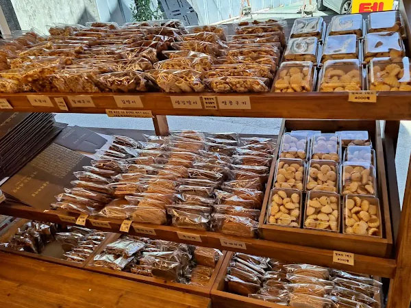 강서구 김용기과자점 내부 인테리어