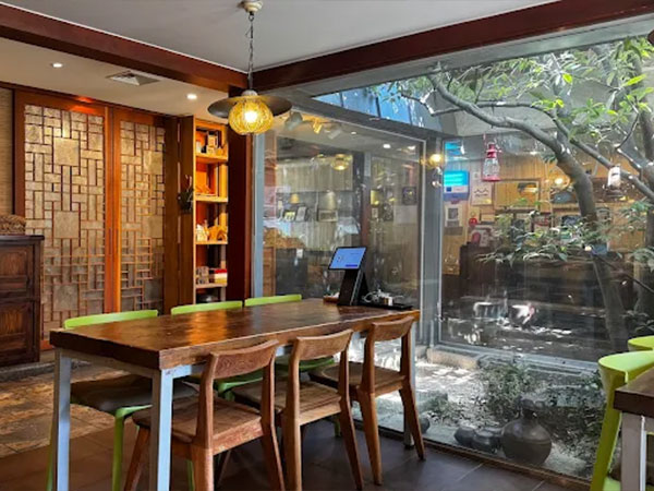 동래구 동래 할매파전 내부 인테리어