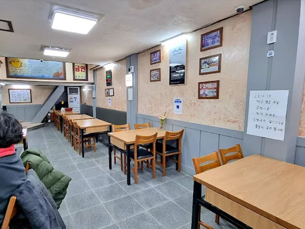 진주시 하동복집 내부 인테리어