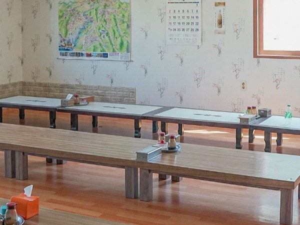 철원군 내대막국수 내부 인테리어