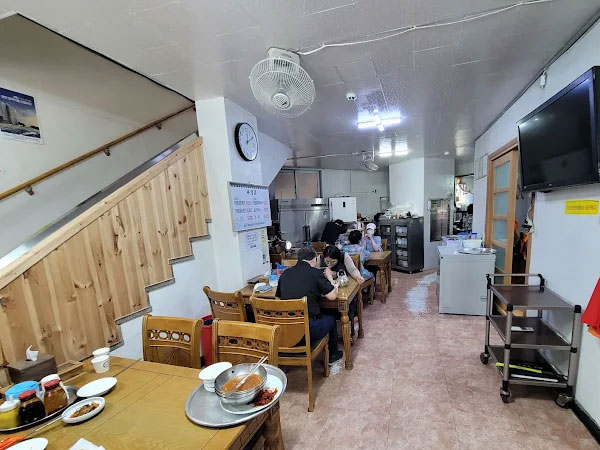 양양군 단양면옥 내부 인테리어