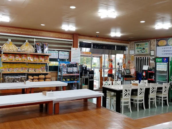 속초시 옥돌순두부 내부 인테리어