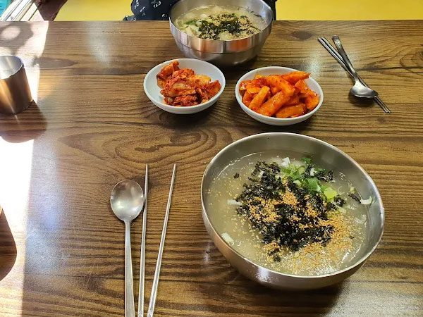 강릉시 강릉감자옹심 본점 내부 인테리어