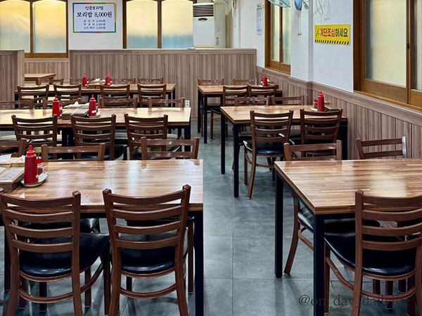 청주시 상당구 신송보리밥 내부 인테리어