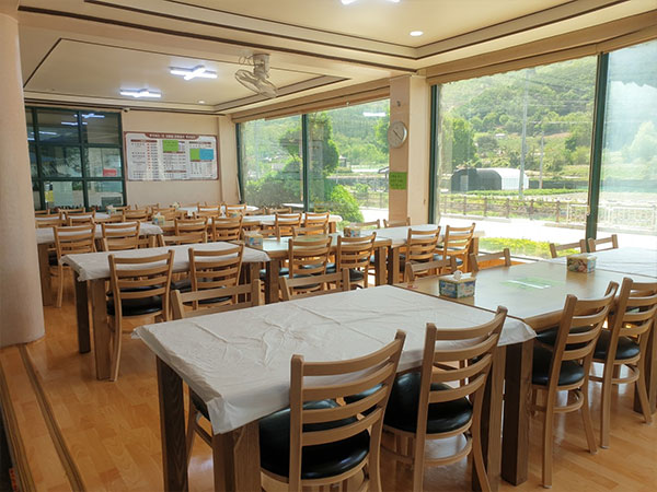 충주시 남한강횟집 내부 인테리어