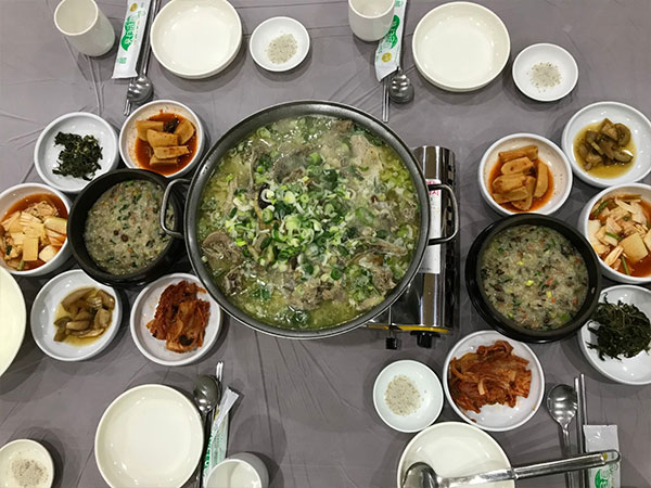 보은군 화성가든식당 내부 인테리어