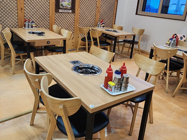 보령시 오양손칼국수 내부 인테리어