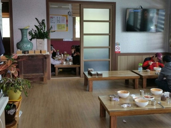 청양군 논골어죽 내부 인테리어