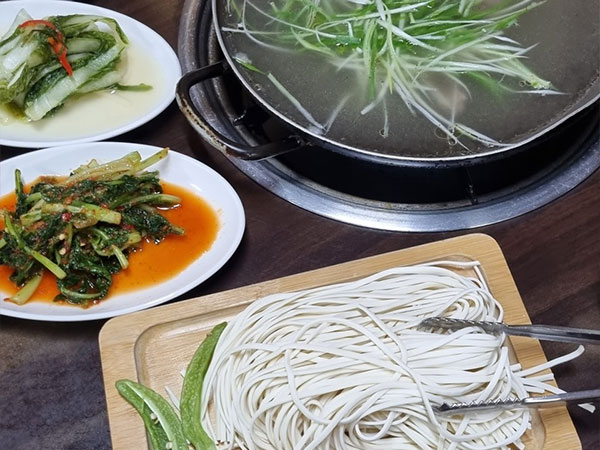 예산군 예산기러기칼국수 대표 음식