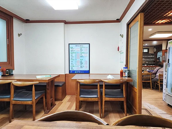 남구 초원복국 내부 인테리어