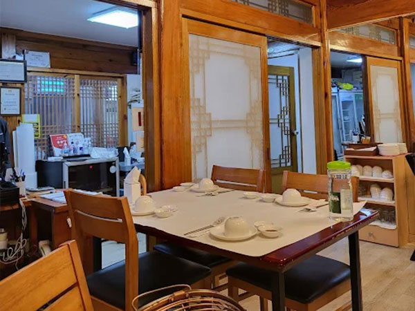 종로구 신안촌 본점 내부 인테리어