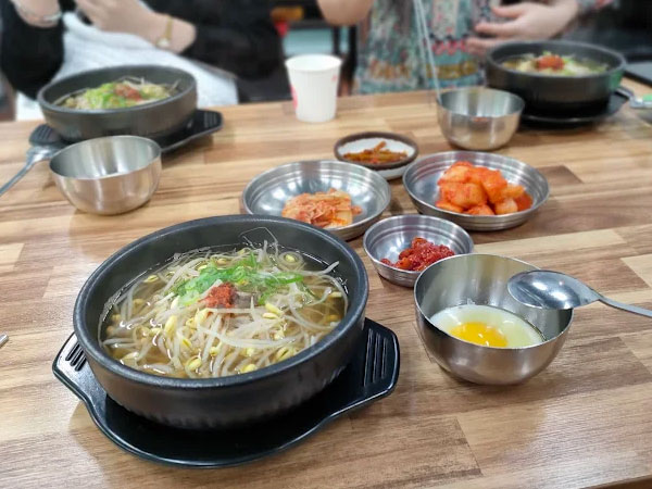 중구 성원 전주 콩나물국밥 내부 인테리어