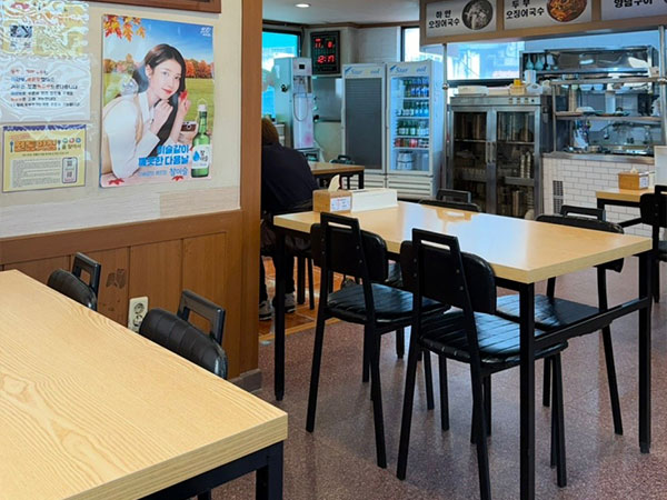 동구 경동오징어국수 내부 인테리어