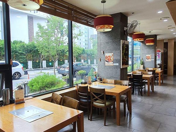 중구 사리원면옥 내부 인테리어