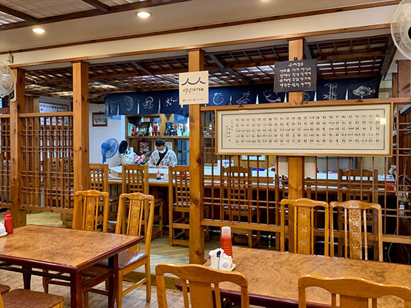 군산시 유정초밥 내부 인테리어