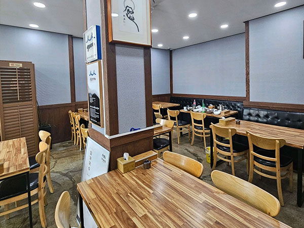 수성구 참깨국수 내부 인테리어