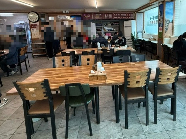 서구 100번식당 내부 인테리어