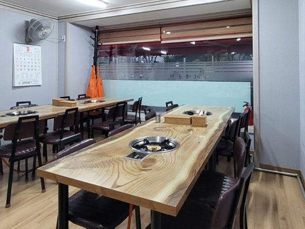 서구 한양메기매운탕 내부 인테리어