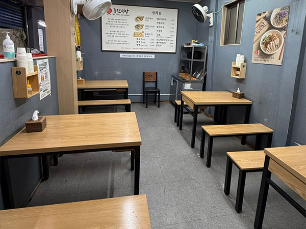 제주시 동진식당 내부 인테리어