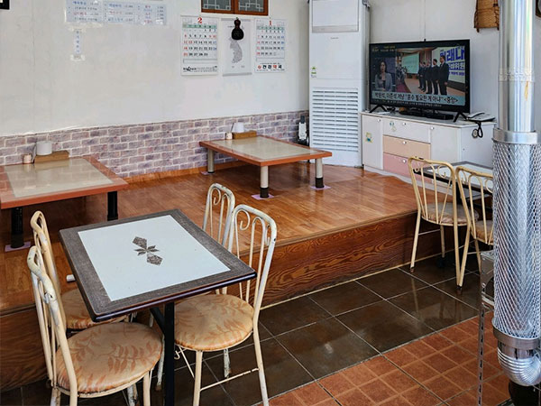 경주시 월성분식 내부 인테리어