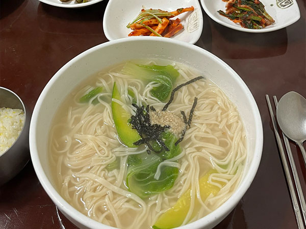 안동시 골목안손국수 대표 음식