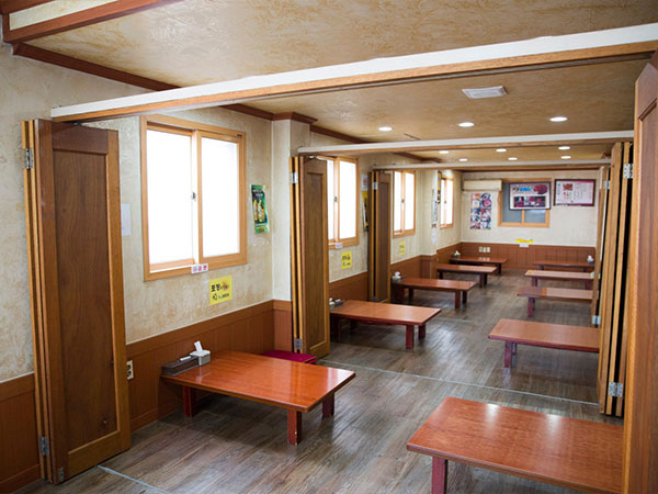 김천시 배신식당 내부 인테리어