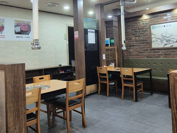 구미시 안박사면옥 인동본점 내부 인테리어