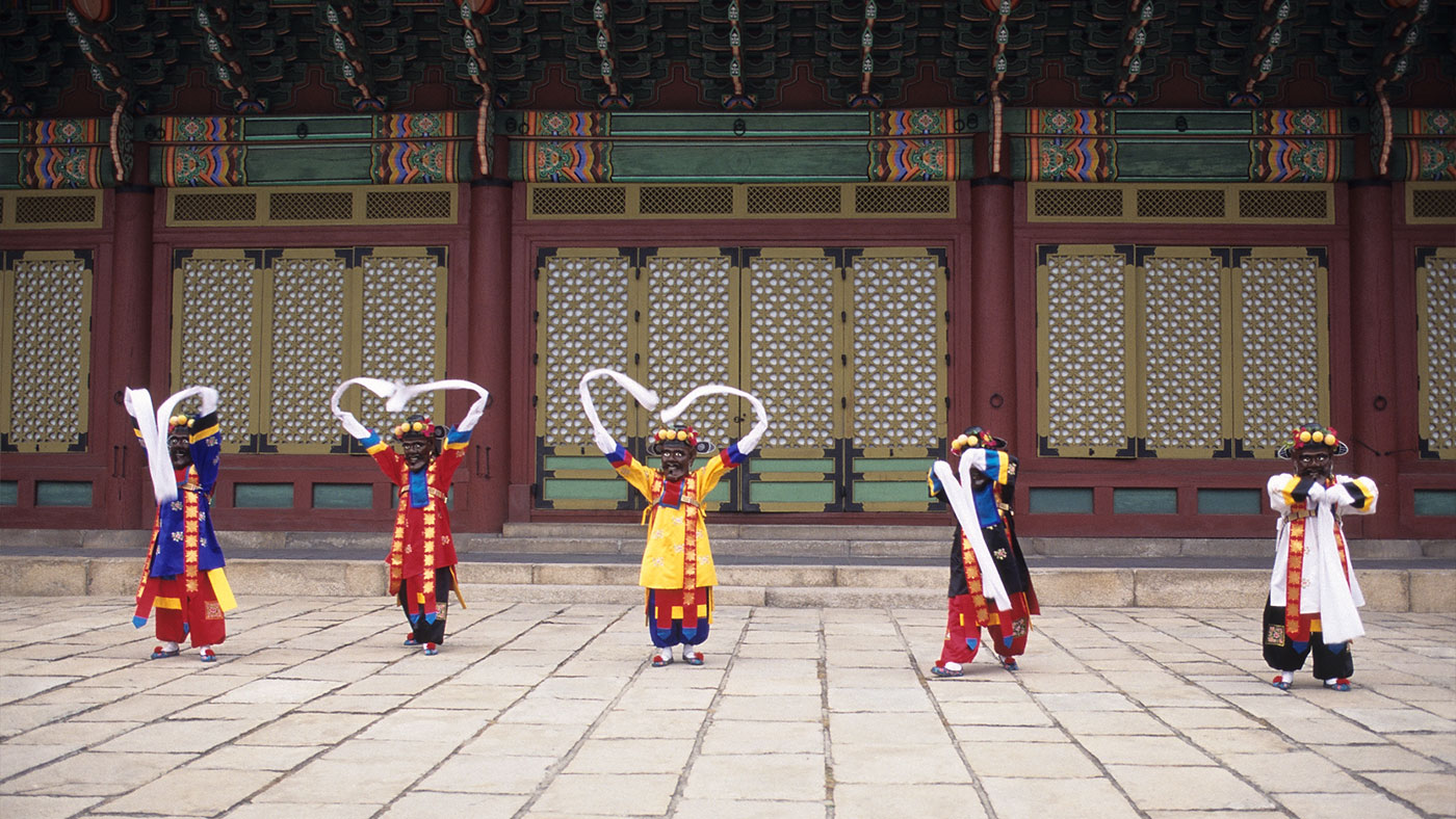 처용무 (處容舞): 벽사를 넘어서 음양오행을 춤추다