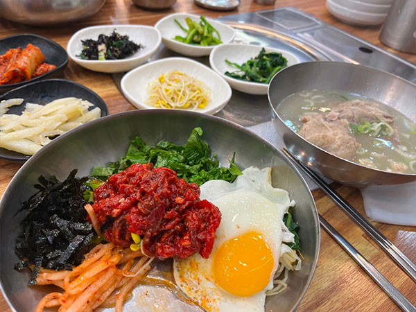 송극떡갈비 생고기비빔밥