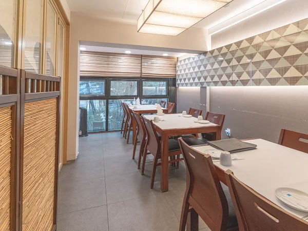 수제함박스테이크, 들기름버섯리조또, 볼로네제파스타 온기종기 내부 인테리어