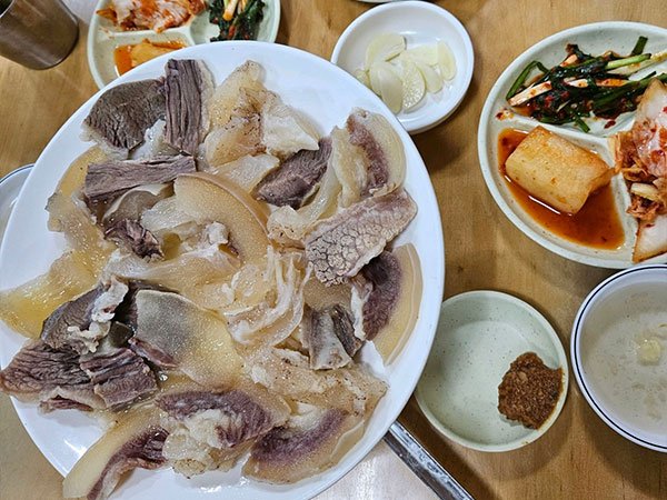 태화육개장 수육