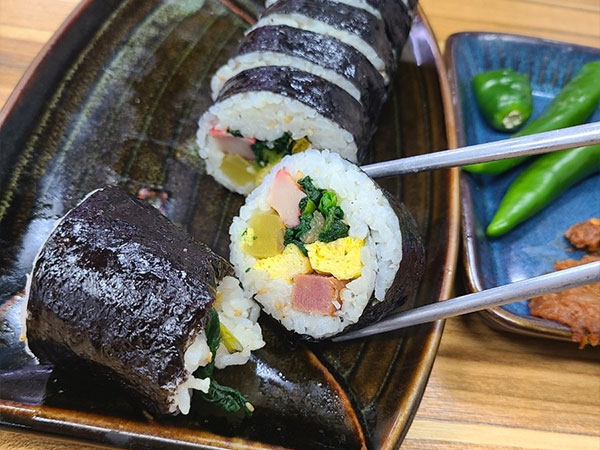 옛날동문시장칼국수 김밥