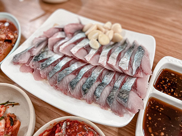 돌하르방식당 고등어사시미