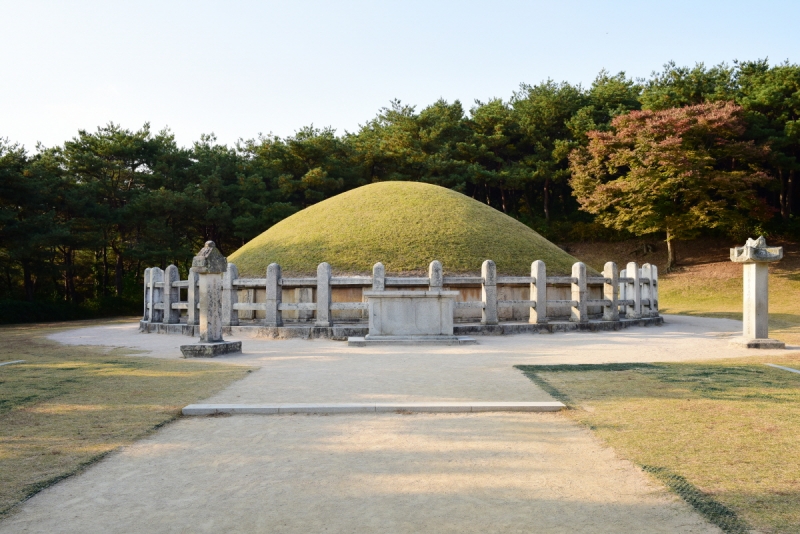 경주 김유신묘 (慶州 金庾信墓)